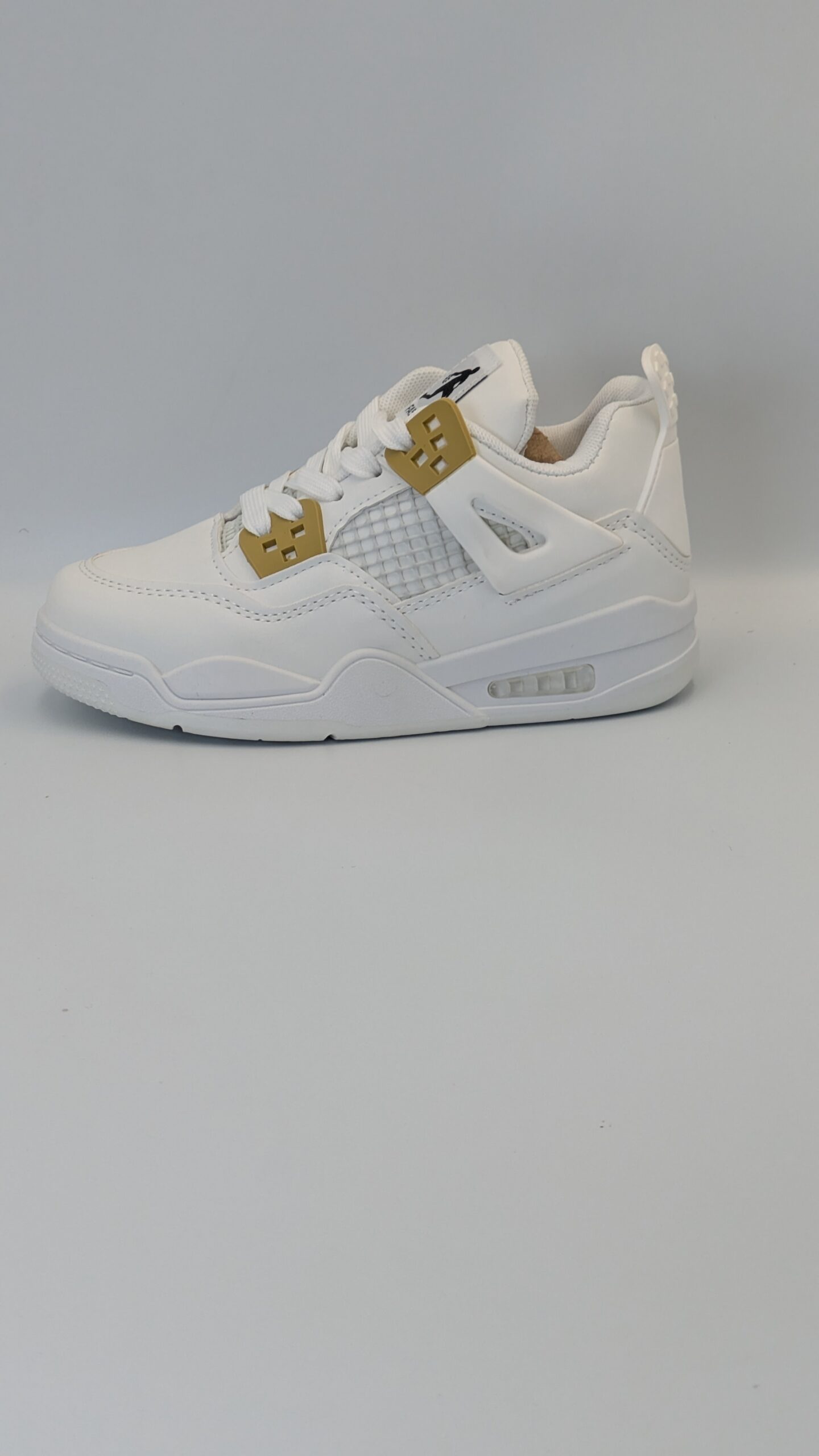 حذاء رياضي أنيق للأطفال